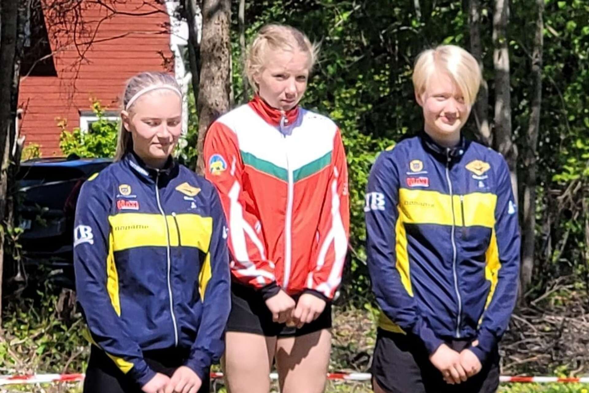 OK Tyrs Julia Forsgren vann D18-klassen närmast före Jonna Lindblad och Ellen Pelander.