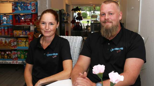 Avsaknaden av en lokal matbutik i Uddeholm gör att Sanna Kaiser och Daniel Nordberg öppnar en egen mitt i byn.