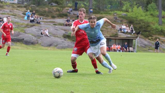 Rasmus Facht inledde målskyttet i segermatchen mot Skärhamns IK. Här syns han i vårens match mot samma lag, i en match som slutade oavgjort. 