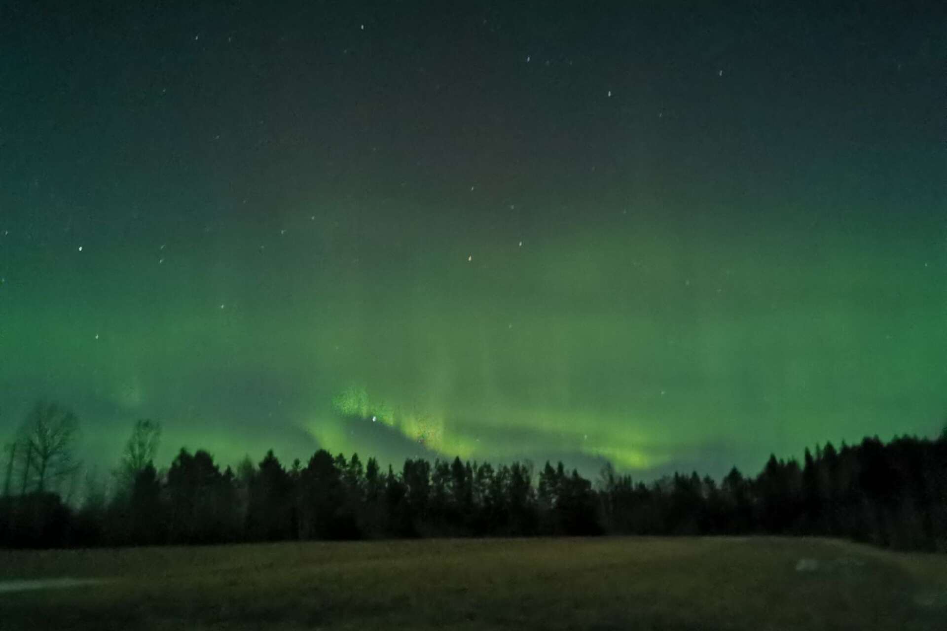 Susanne Olsson såg den här illgröna himlen klockan 20.53.