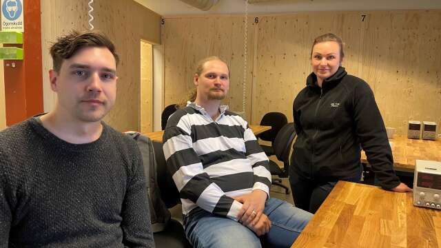 Marcus Övergaard, Emil Greek och Chatarina Juhlin börjar den nya elinstallationsutbildningen på Karlstad teknikcenter.