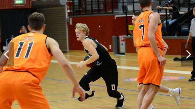 Erik Juhlin från Arvika återvänder till högsta basketserien. Han har skrivit på för Borås Basket.