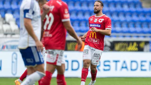 Karim Mammar nära att äta mot IFK Norrköping. 