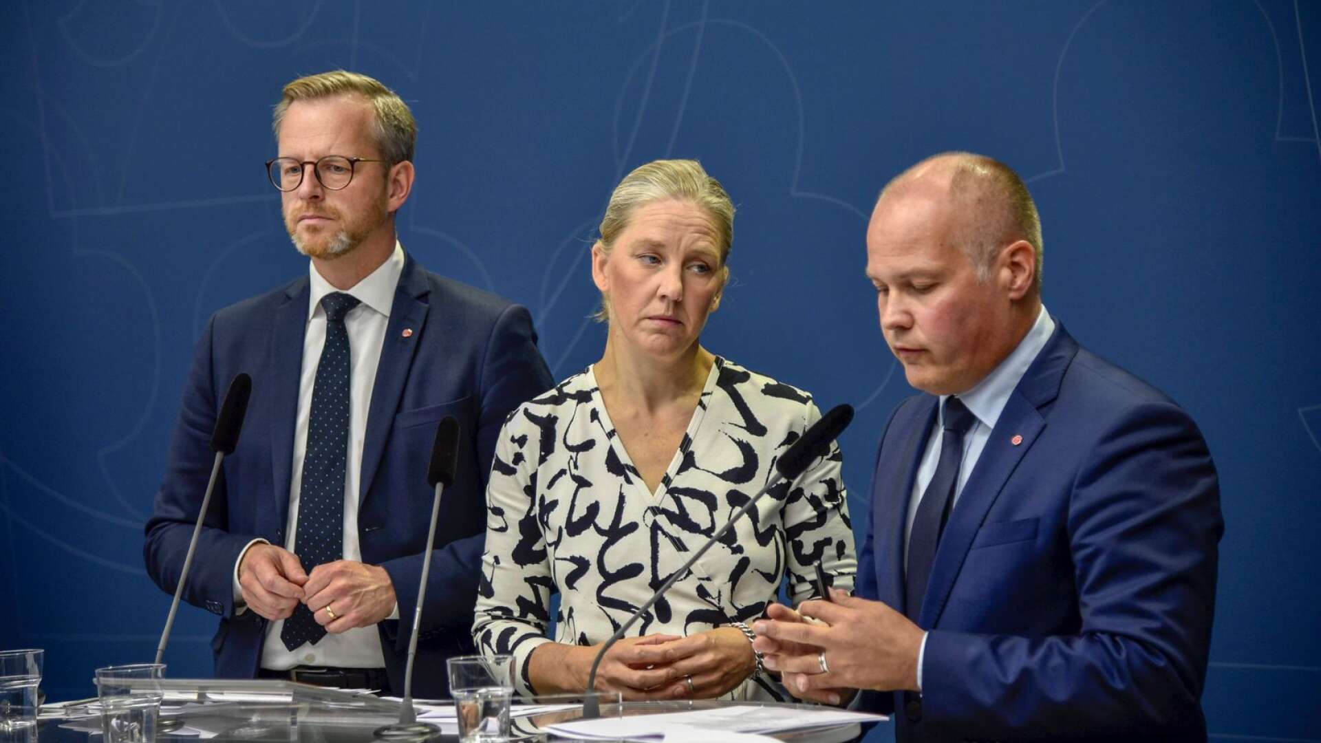 Får gå fram själva – inrikesminister Mikael Damberg (S), Karolina Skog (MP) och justitieminister Morgan Johansson (S).