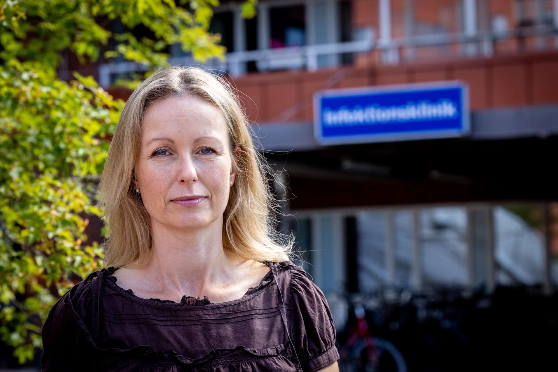 Smittskyddsläkaren Anna Skogstam känner en oro inför skolstarten då alla ungdomar inte hinner bli fullvaccinerade.