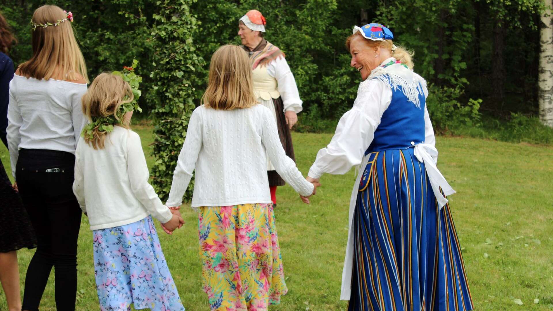 Midsommar firas på många platser runt om i östra Värmland. På bilden midsommar i Gåsborn förra året.
