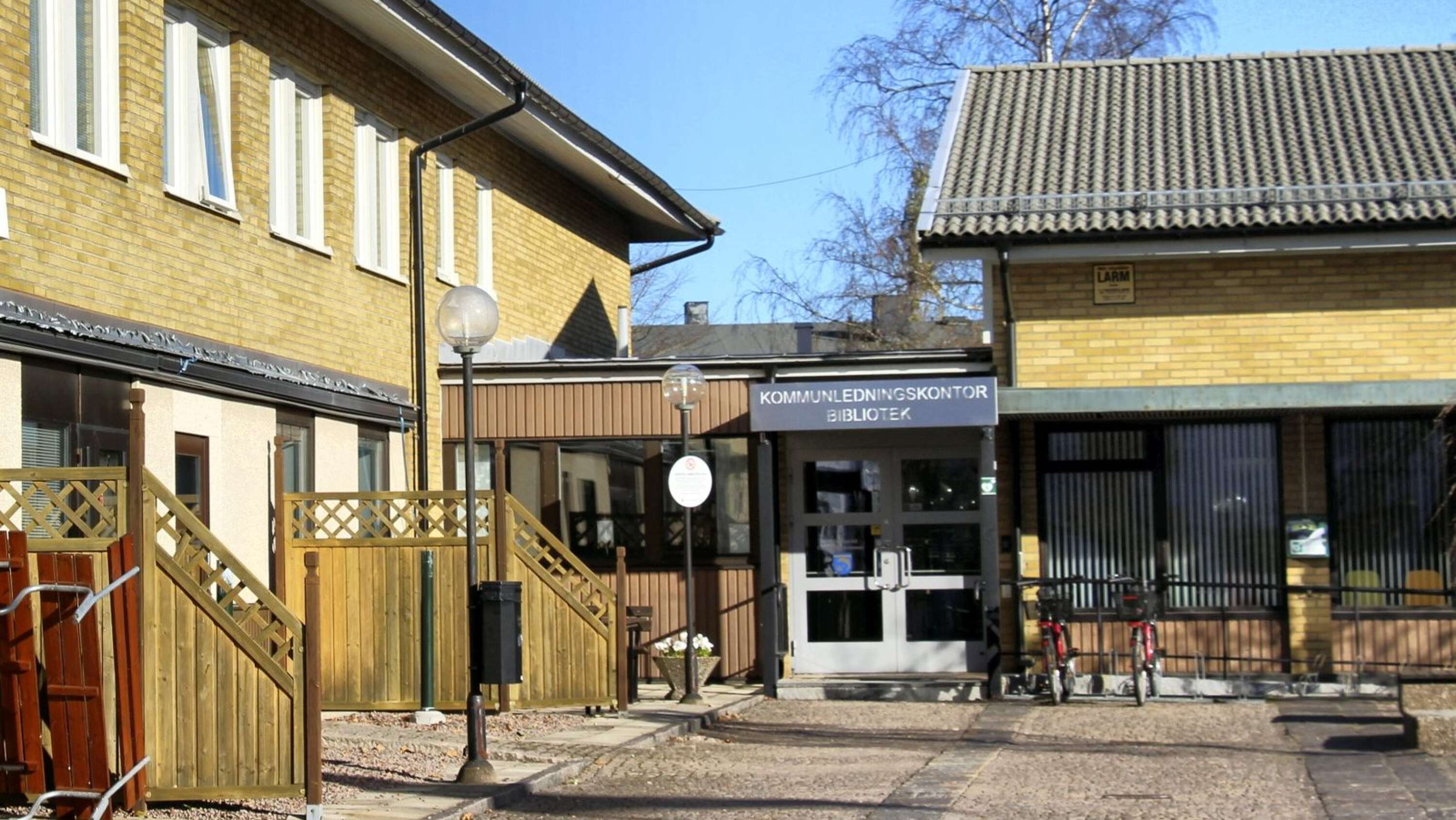 Gullspångs kommun beställde utredningar av Hova utveckling AB, ett förfarande som nu får stark kritik av revisionen.