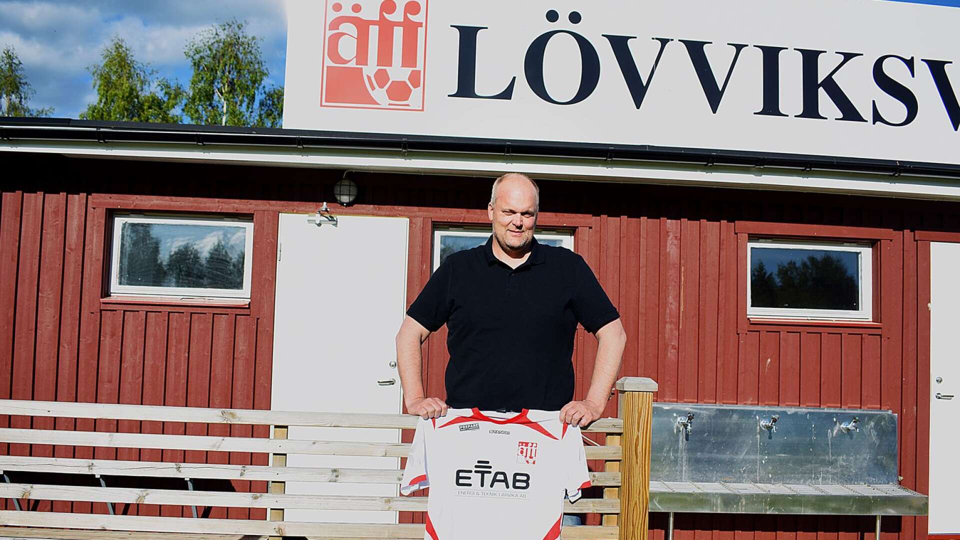Mathias Nilsson är en av ÄFF:s stora supportrar.