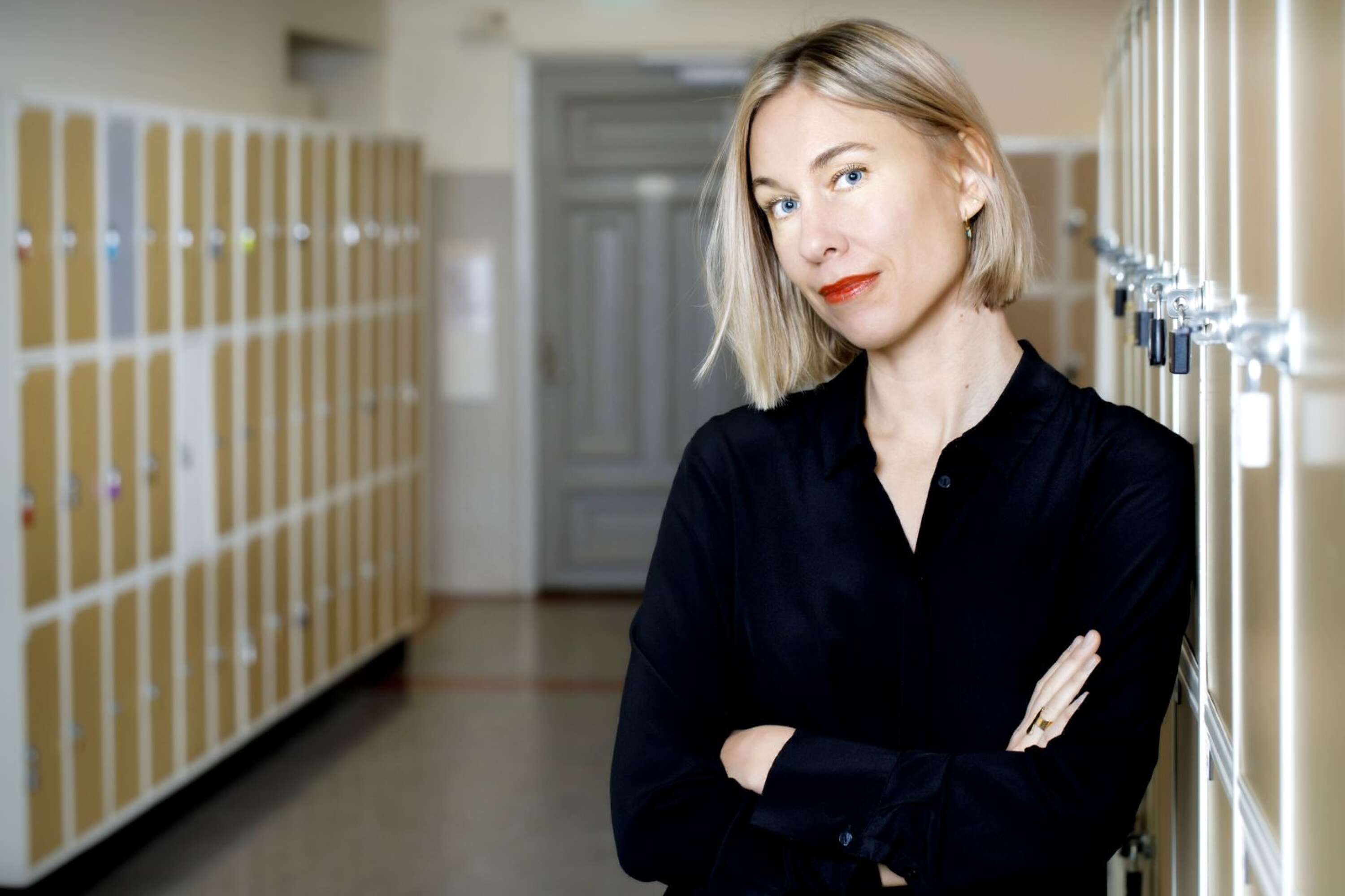 Karin Wik har rötter på Hammarö och skriver i sin debut om dramatik på en internatskola.