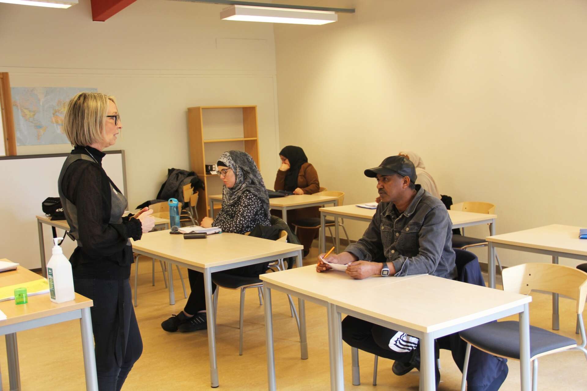 Eleverna har svenskundervisning tre dagar i veckan och praktik två dagar i vecka. 