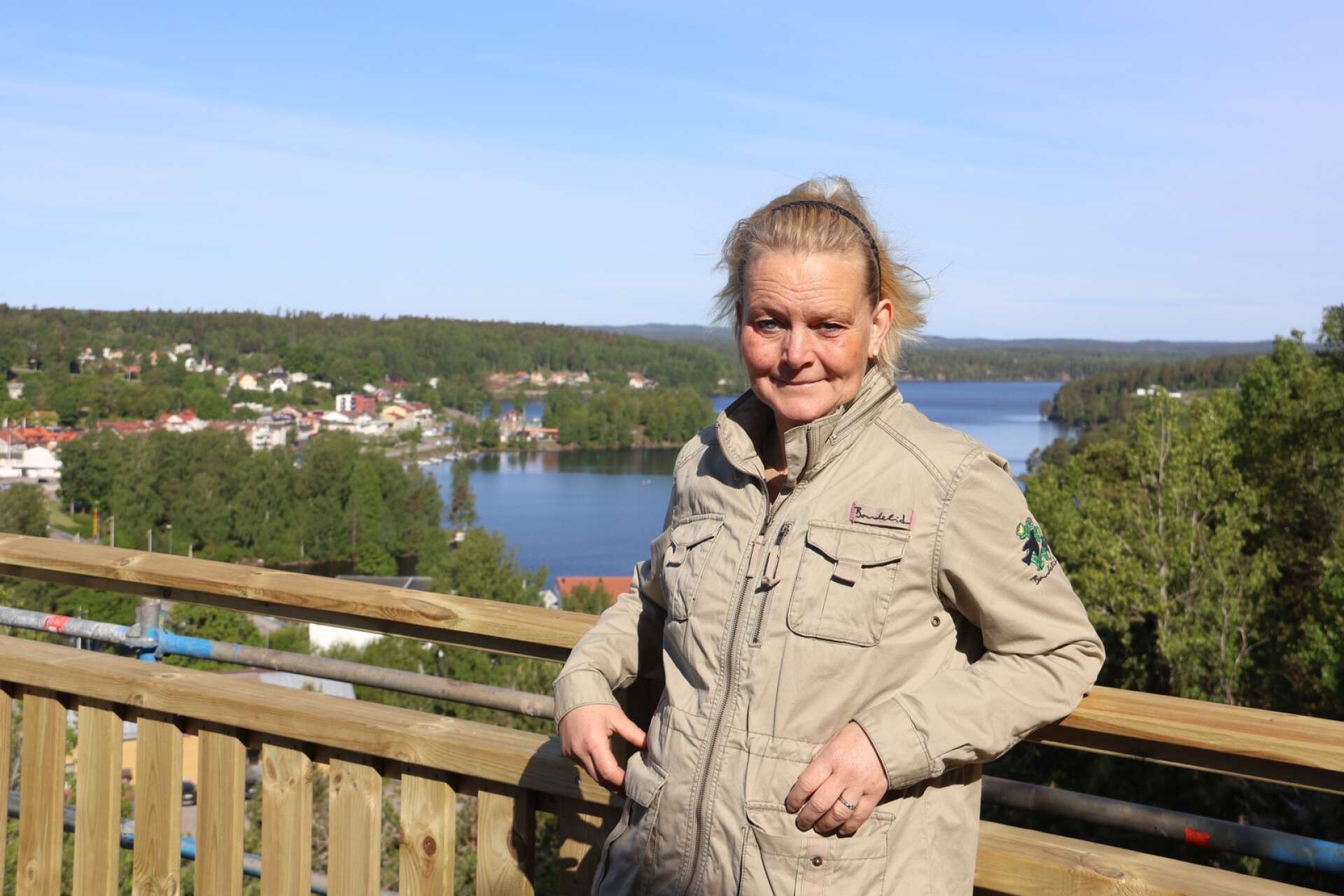 ”Det här är ett av de vackraste ställen som finns, det borde vara fullsatt året om”, säger Therese Hagstedt som tagit över driften av kaffestugan på Majberget i Bengtsfors.