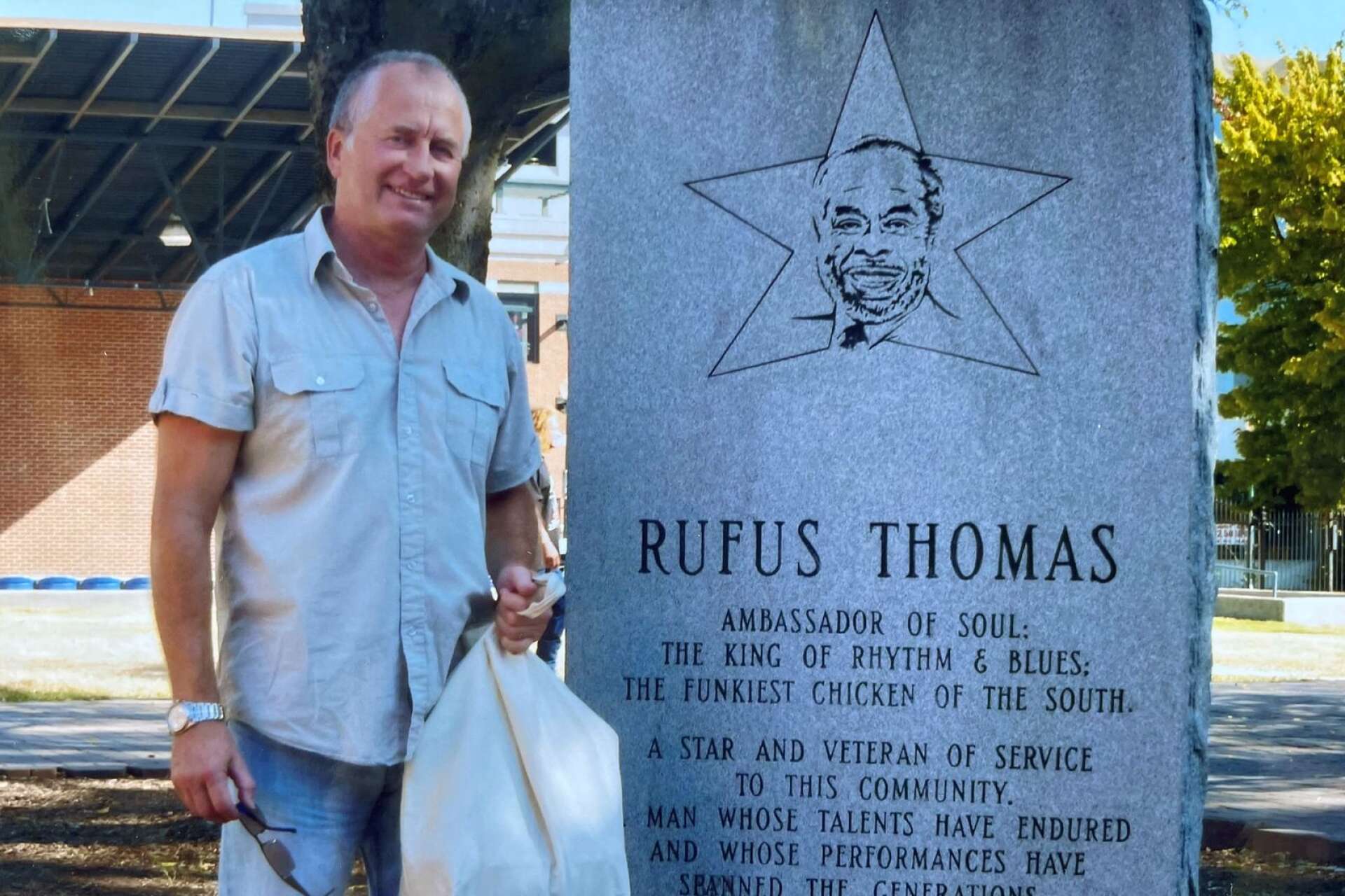 Ett monument rest efter Rufus Thomas (1917-2001) död i Memphis.