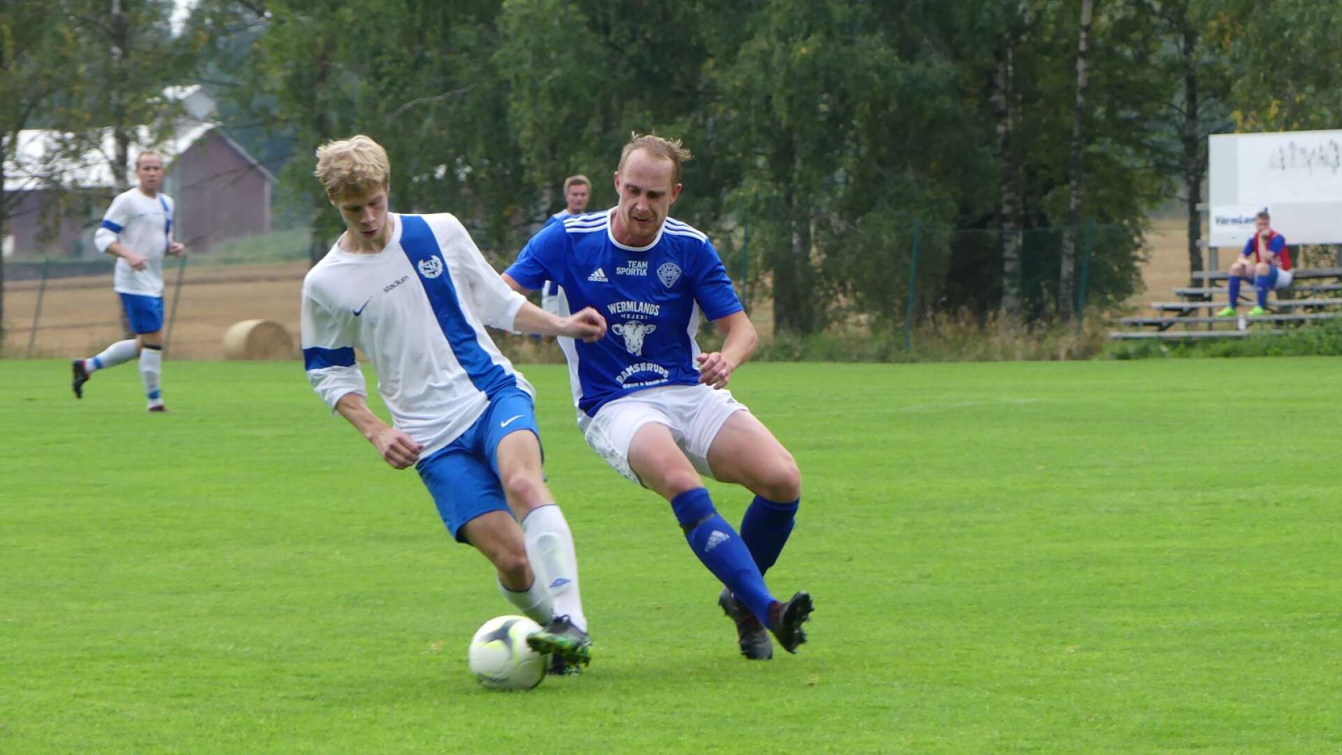 Det blev en jätteviktig trepoängare för Gillberga i matchen mot Slottsbron i fredags. Fredrik Alm stod för hemmalagets alla tre mål. 