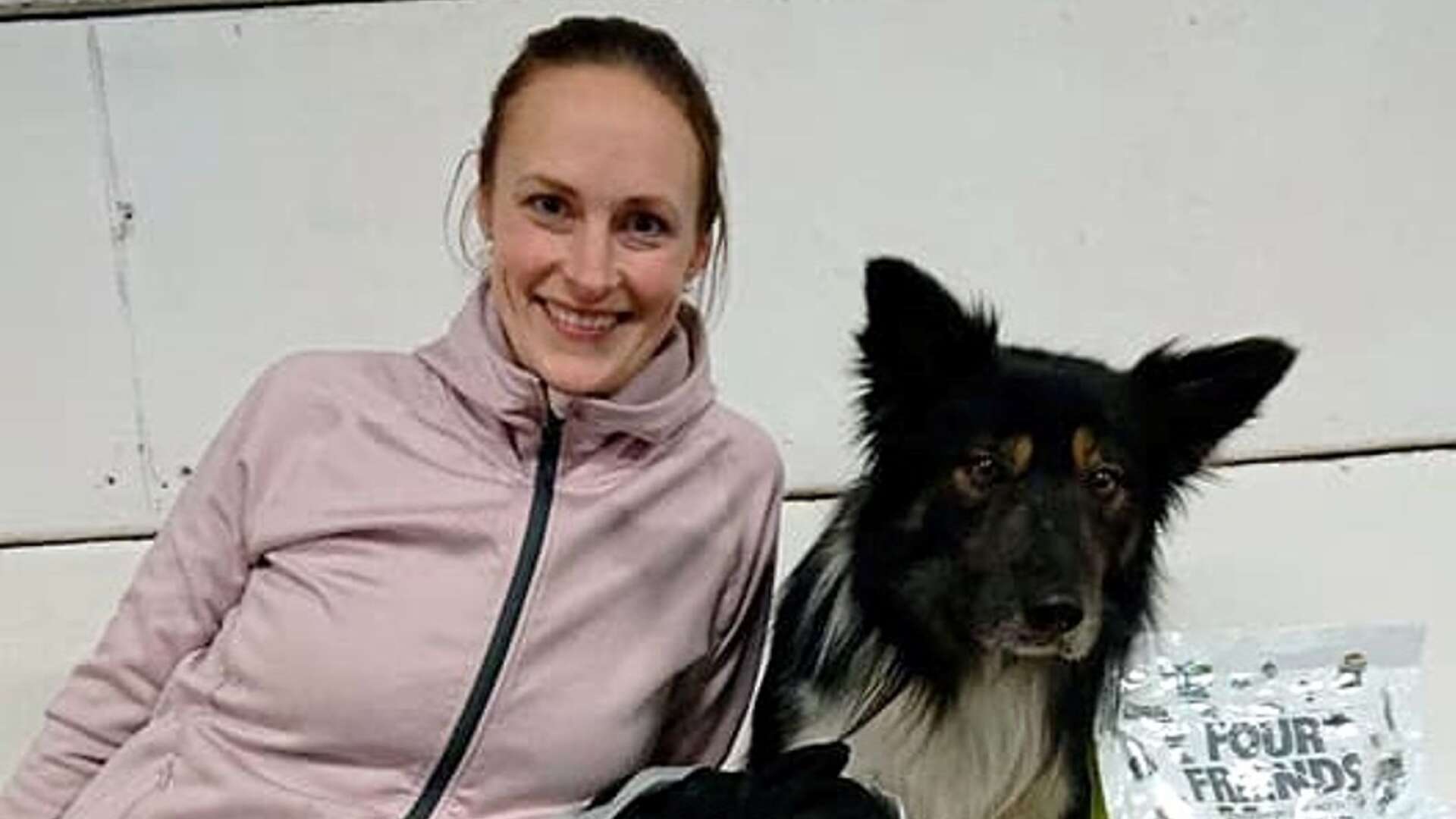 Hundekipaget Jessica Hedsjö och bordercollie Champ kan nu titulera sig svensk lydnadschampion.