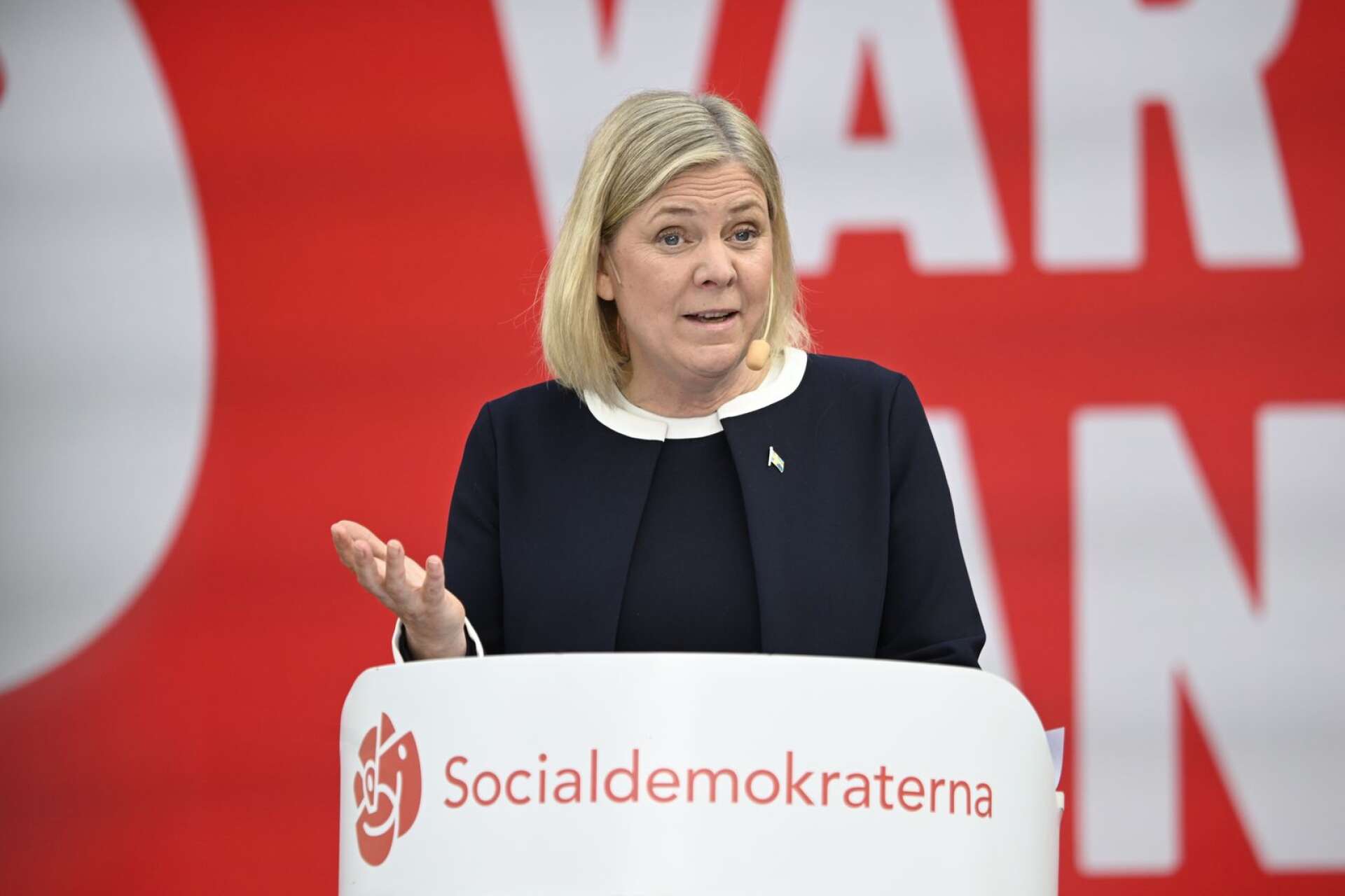 Högt spel när Magdalena Andersson kallar regeringen för en högerregimen som hotar grunderna i vår demokrati.