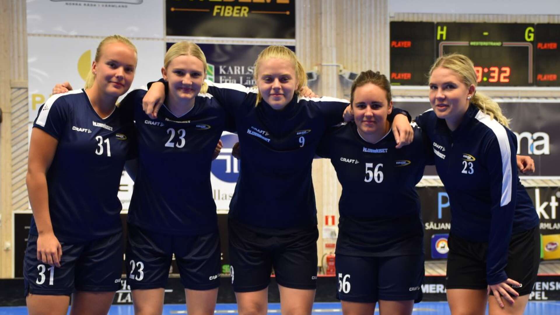 Karlstad IBF:s nyförvärv. Från vänster: Mathilda Jansson, Emma Nordsäter, Maja Hane, Mikaela Målström, Hanna Svanström. Ej med på bild: Tove Elvin. 
