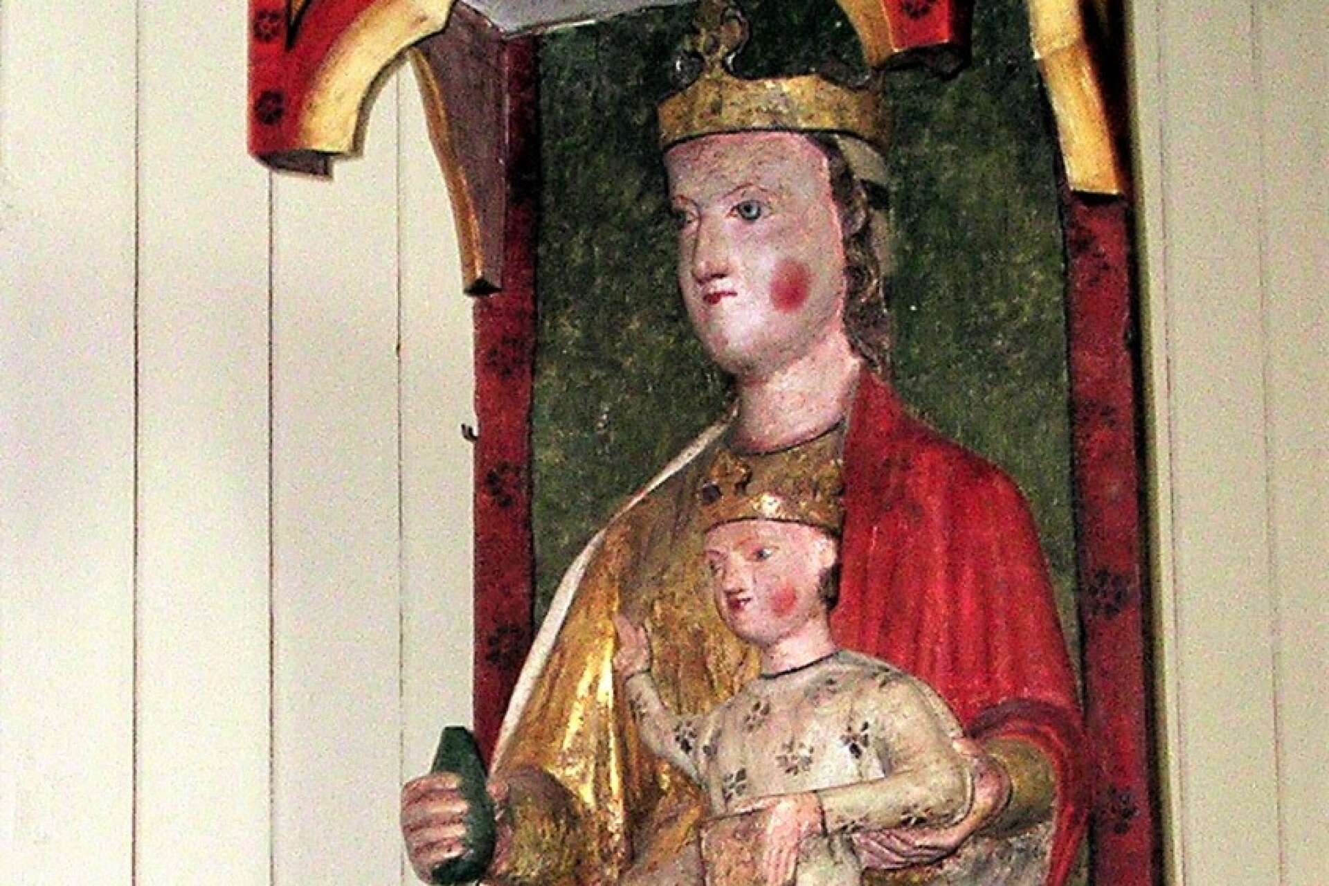 I Dalby kyrka finns bland annat en madonnabild som tidigare funnits i den medeltida kyrkan i Stommen.