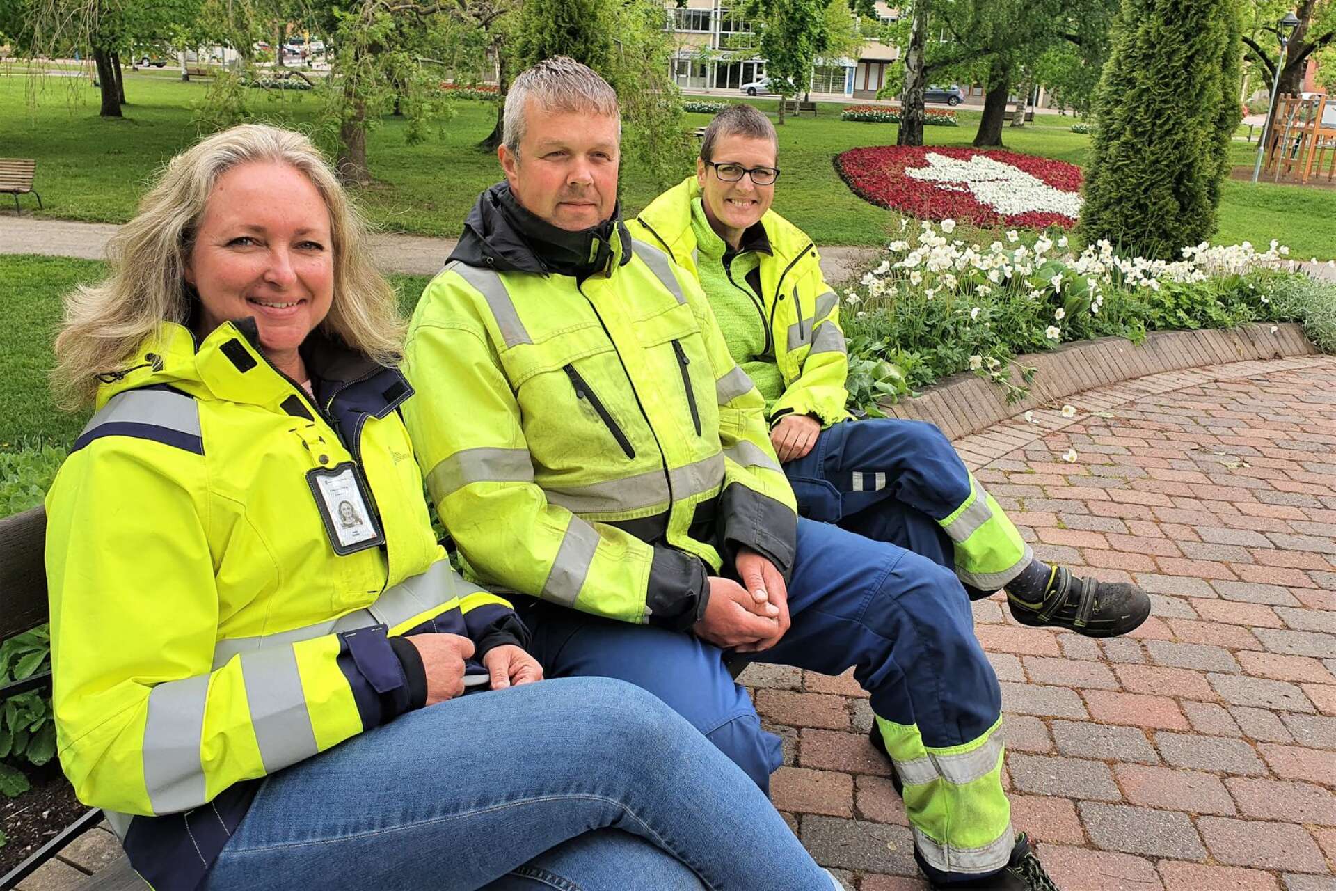 Parkchefen Anna Rundin, Mikael Forslund och Stina Engqvist Myrén berättade om årets sommartema i stadsparken under onsdagen.