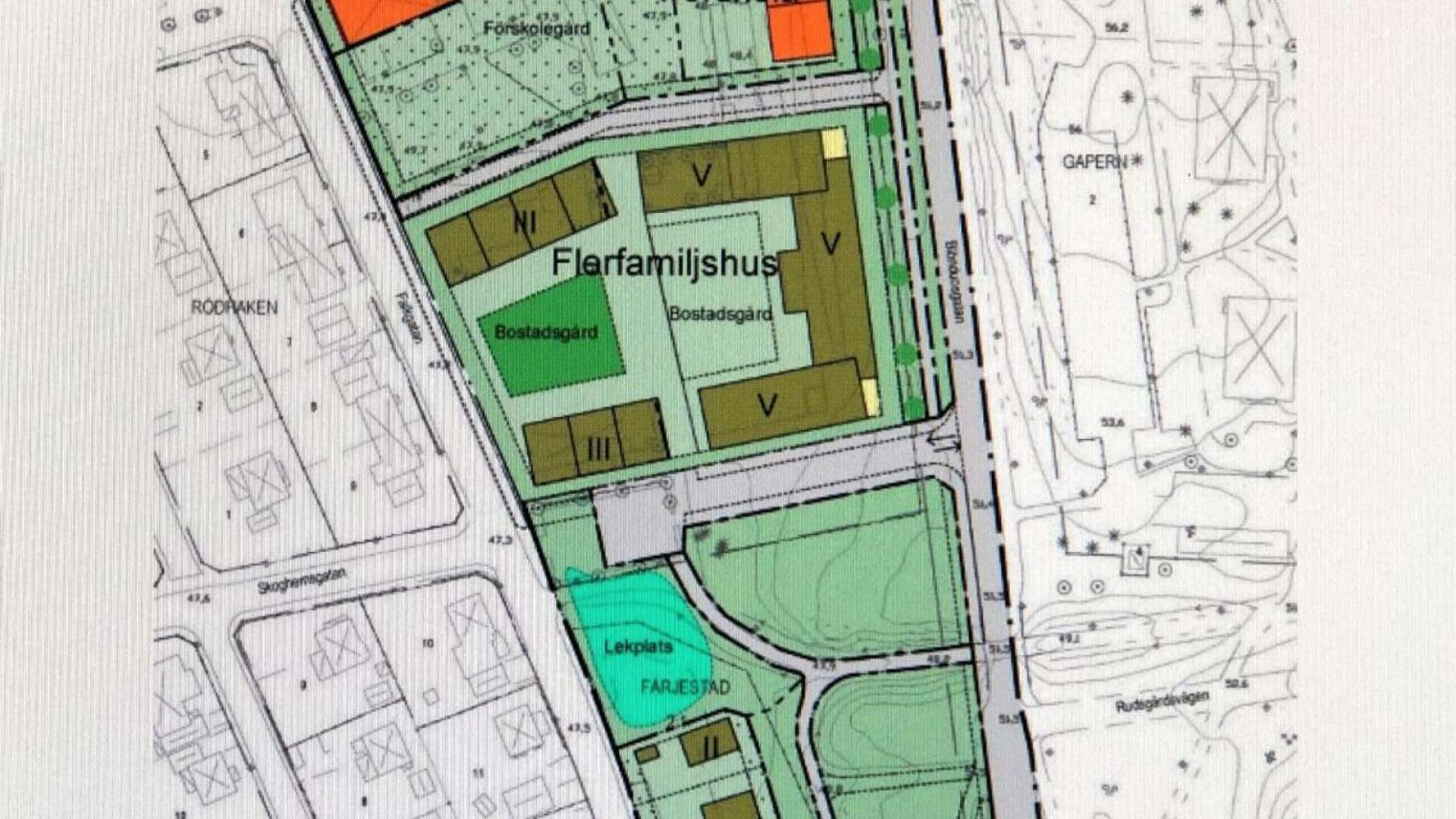 En ny förskola i två plan samt 140 nya bostäder i form av flerbostadshus och parhus planeras på Färjestad. Bostäderna placeras längst norrut närmast Färjestadsskolan. Längst söderut ska parhusen byggas.
