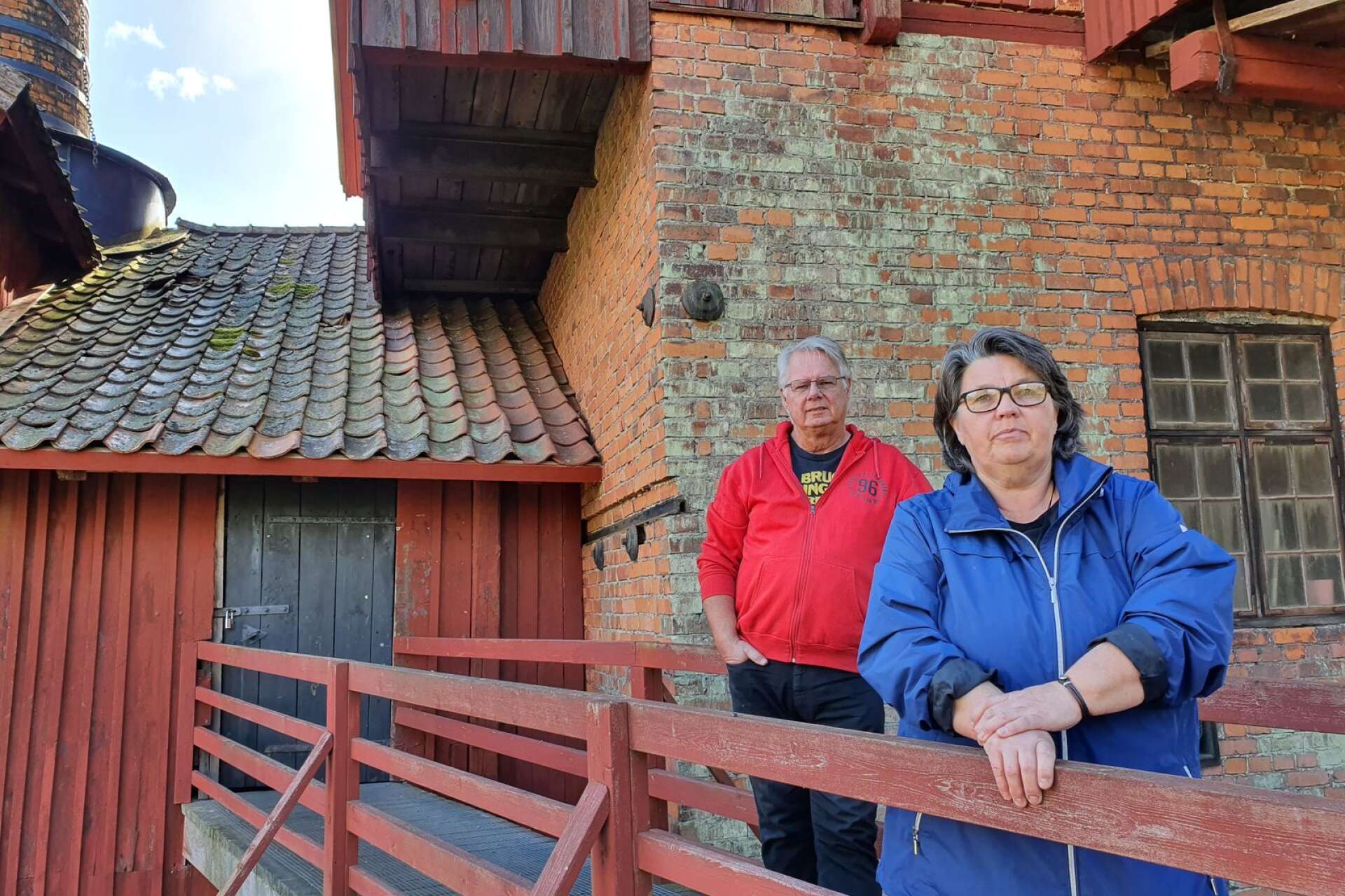 Karin Varg och Kjell Söderholm hoppas att många hittar ut till Granbergsdals hytta i sommar. 