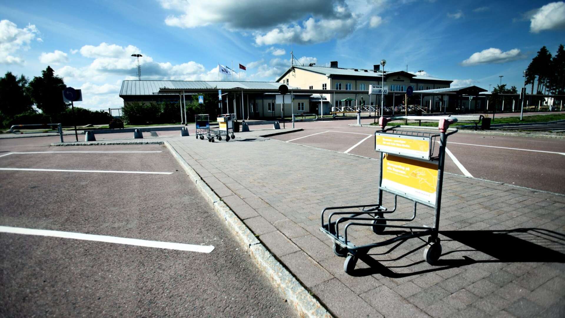 &quot;Dålig tajming&quot;, tycker Vänsterpartiet om förslaget att Region Värmland ska köpa in sig i Karlstads flygplats.