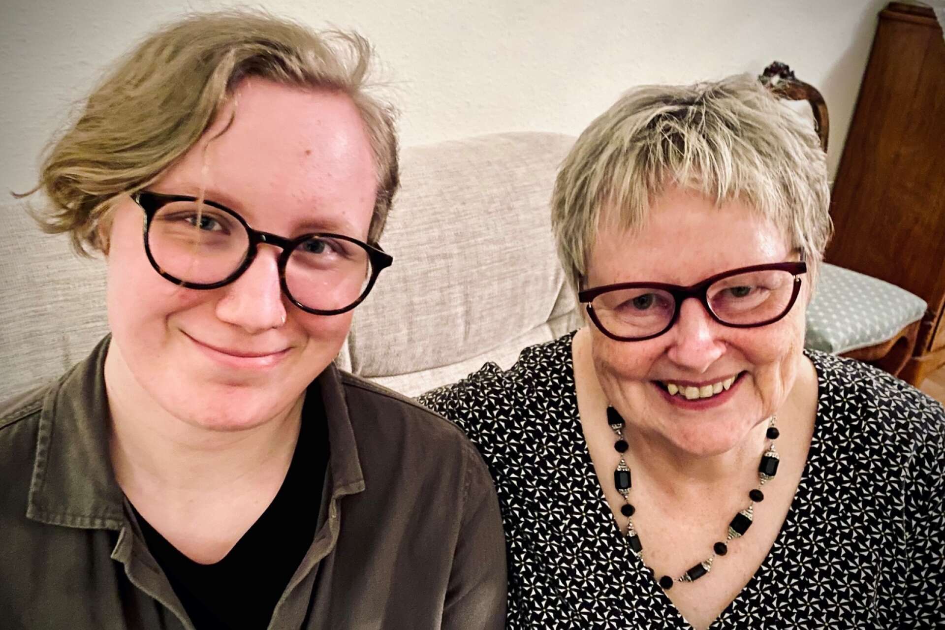 Agnes Eksell frånn Götene och Ewy Hagberg från Skara lider båda av epilepsi. 