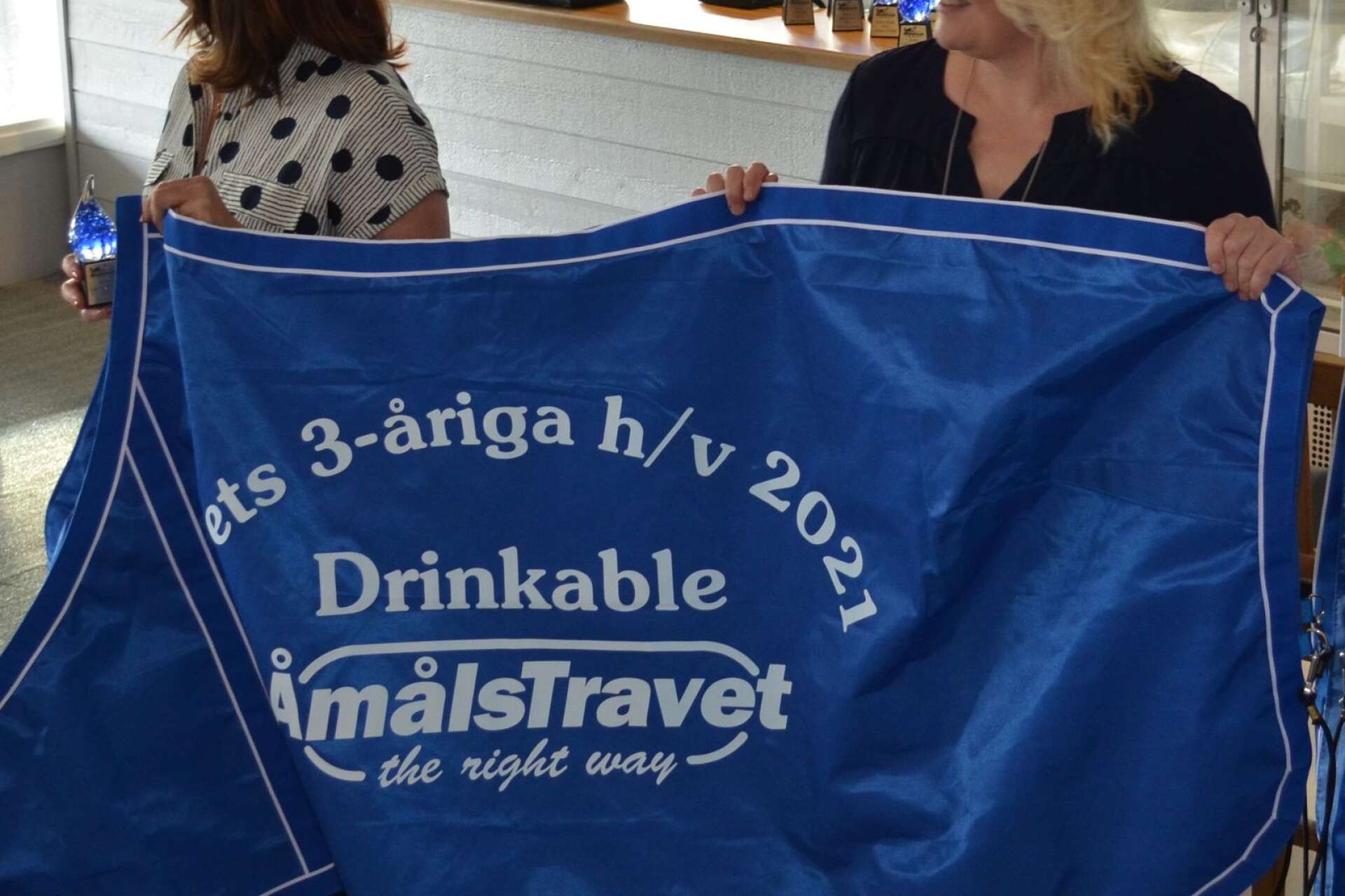Svante Hägers Drinkable utsågs till Årets treåriga varmblod h/v.
