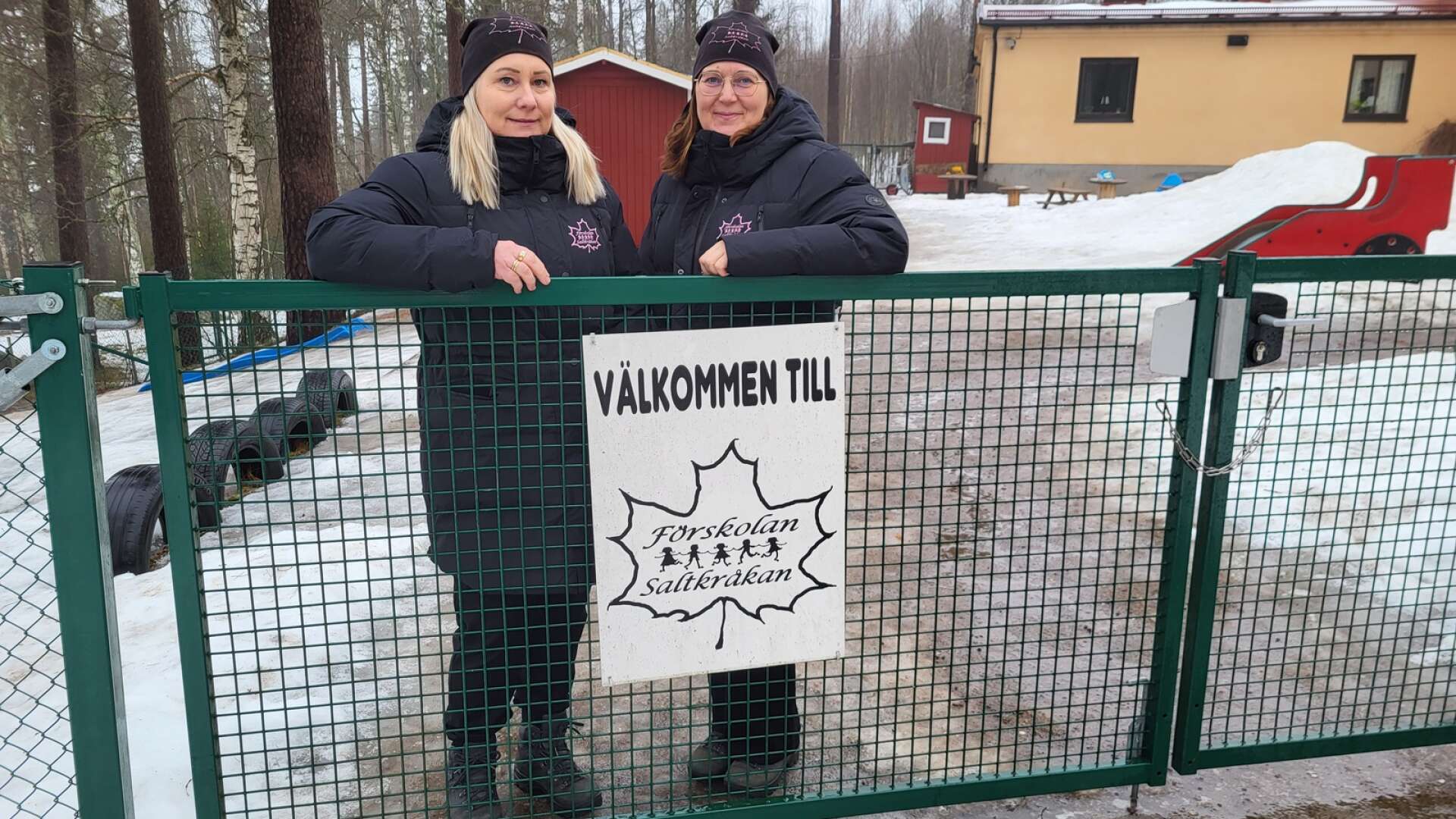 Lena Degerstedt (till vänster) och Jenny Haraldsson är pedagogerna som driver förskolan Saltkråkan i Finnshyttan.