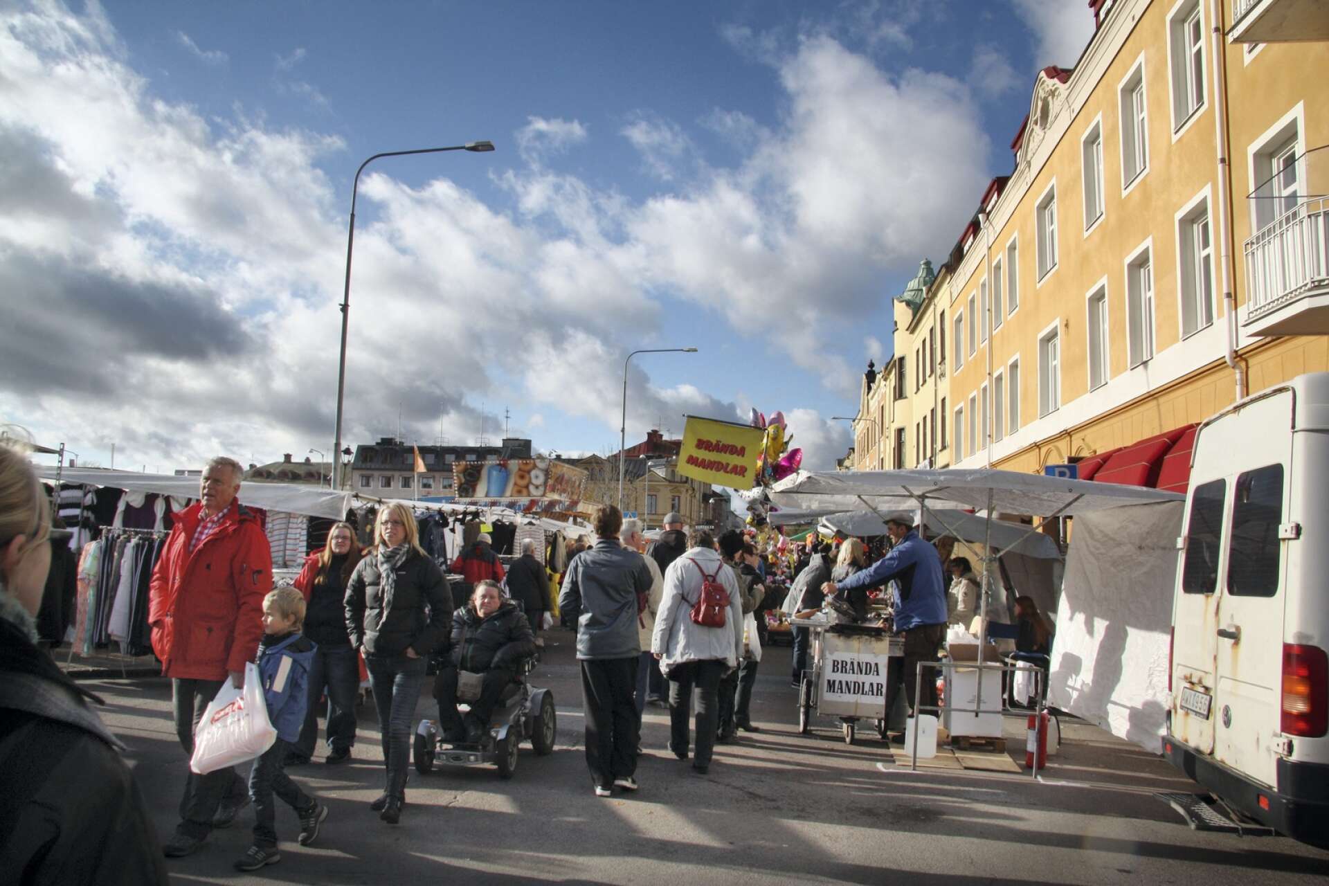 På grund av dåligt väder har arrangörerna beslutat ställa in Åmåls höstmarknad, som skulle ha hållits på lördagen.