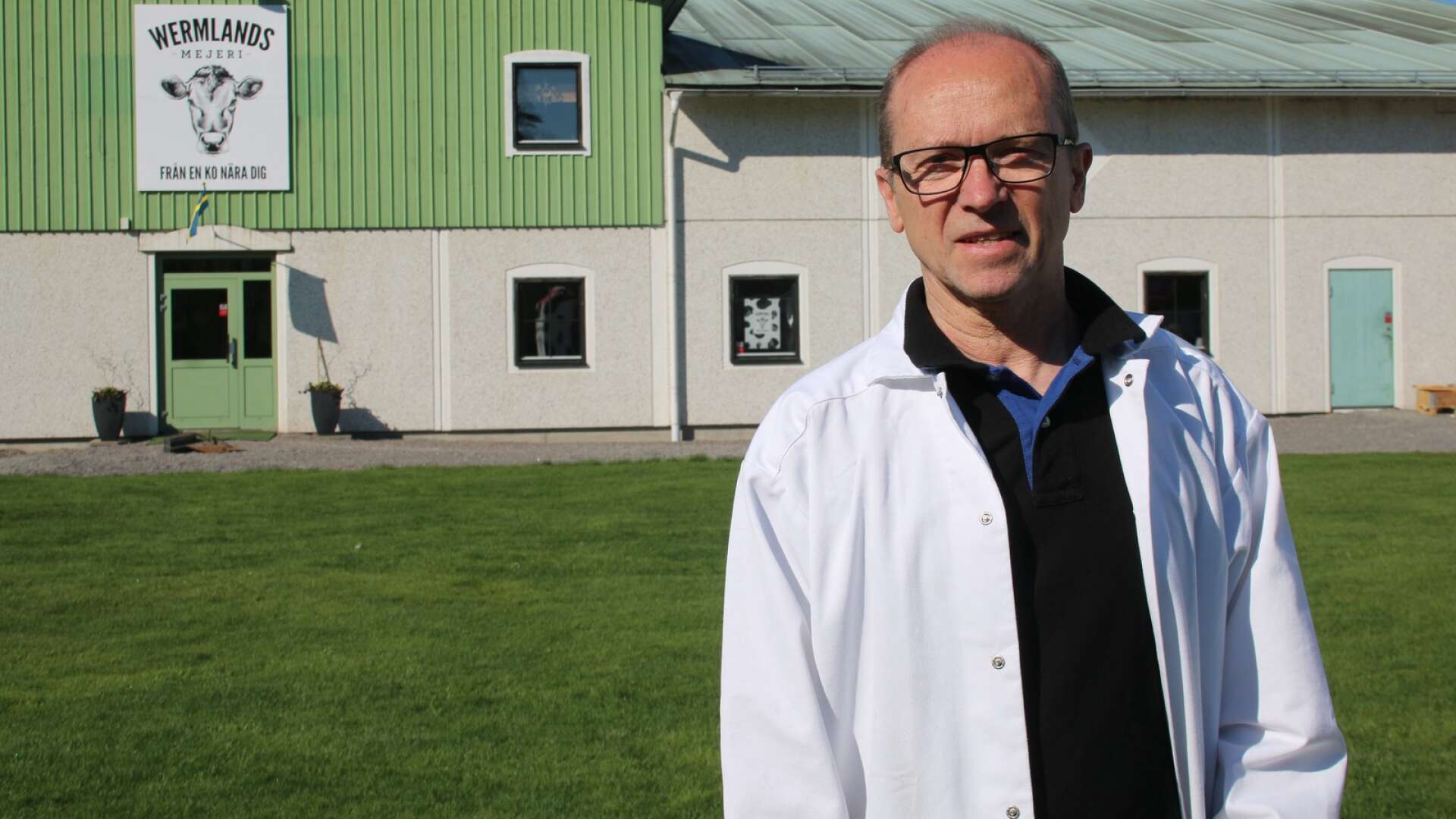 Wermlands mejeris vd Yngve Gustafsson byter olja mot pellets. 