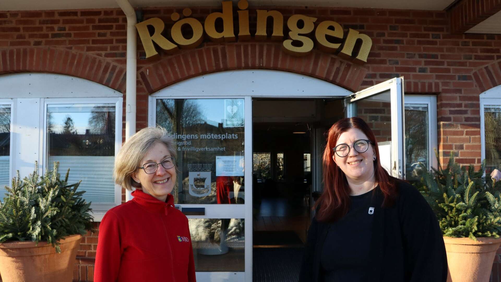 Susanne Rydén är ny anhörigsamordnare i Hjo kommun och Emelie Glaadh efterträder henne som frivilligsamordnare. 
