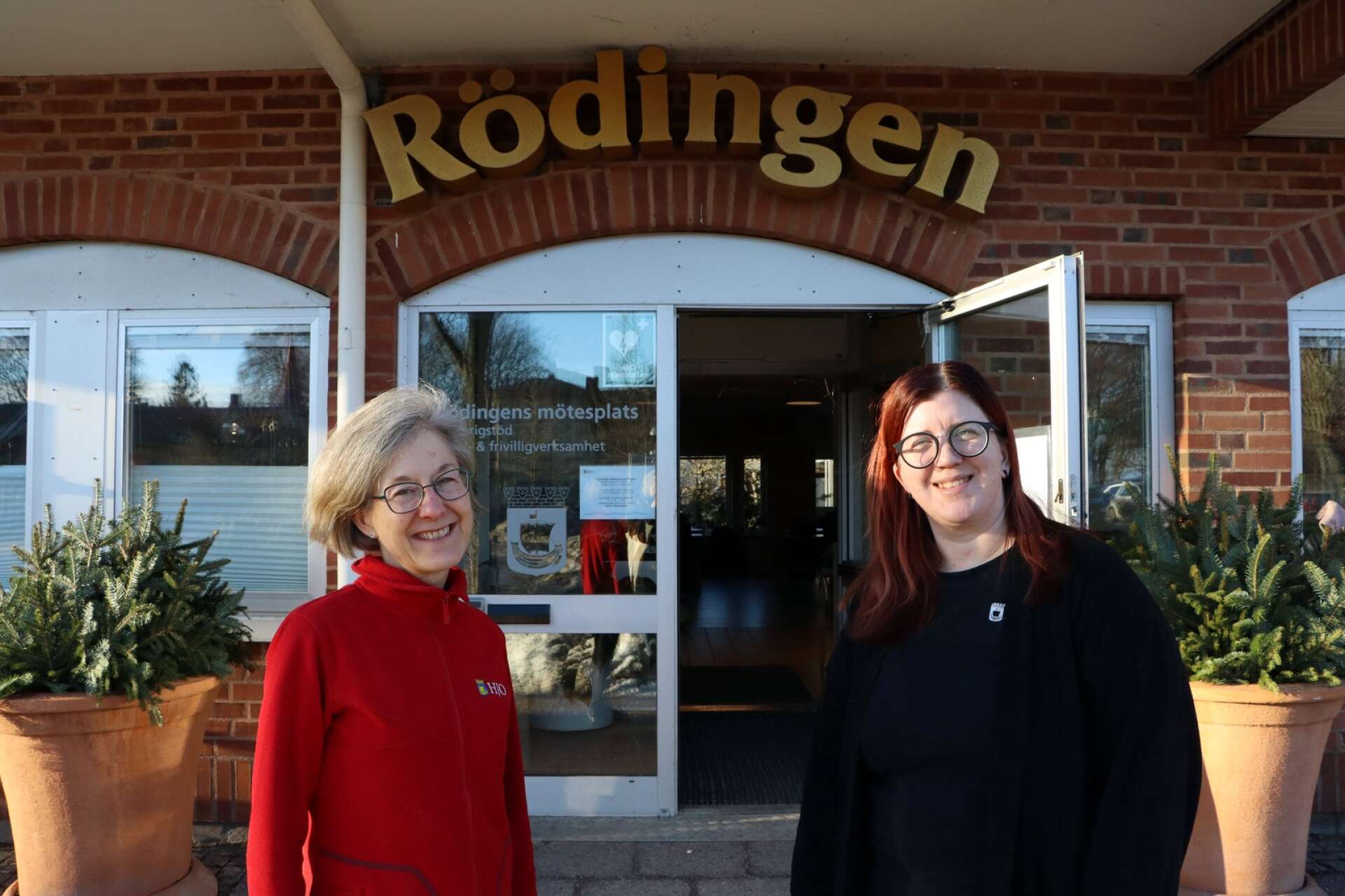 Susanne Rydén är ny anhörigsamordnare i Hjo kommun och Emelie Glaadh efterträder henne som frivilligsamordnare. 
